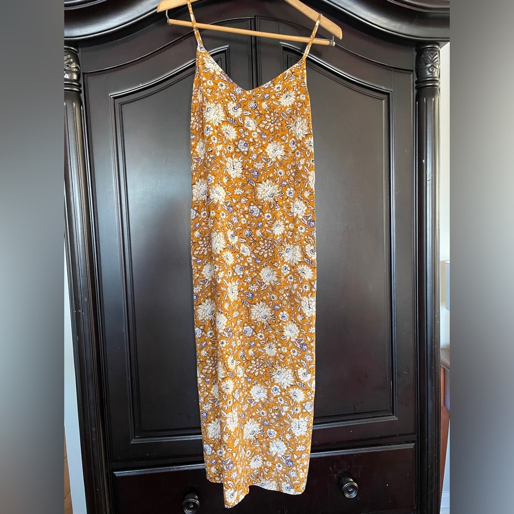 Old Navy Slipdress with adjustable straps, Yellow, Size Medium